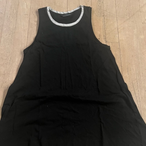 Black Sleeveless Top with Gray Trim - Picture 1 of 4